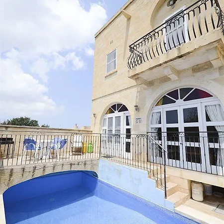 Gozo Of Character * Victoria